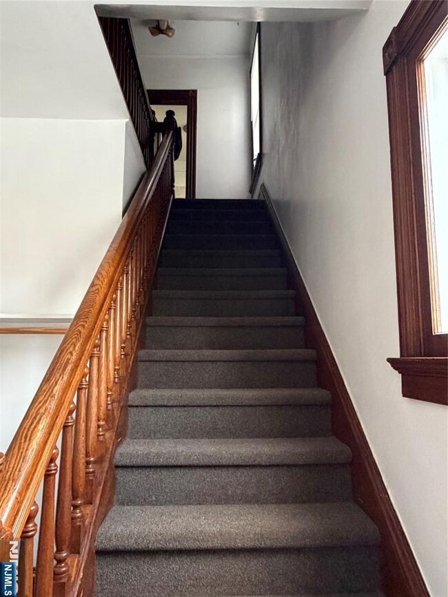 Photo - 64 Knickerbocker Rd