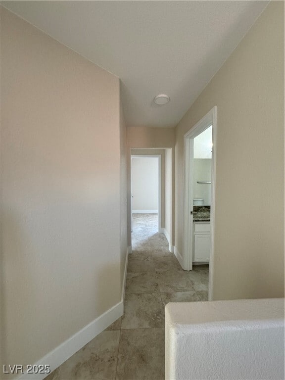 Building Photo - 640 E San Lorenzo St Unit c Rental