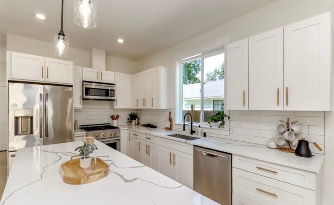 Photo - 10448 3rd Ave SW