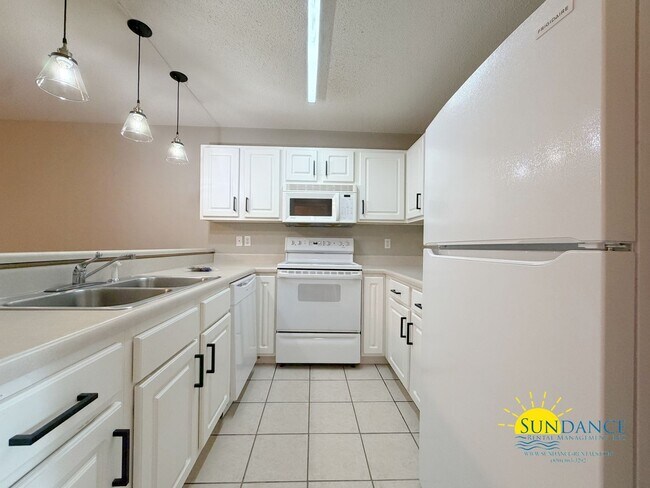 Photo - Stunning 2 Bedroom Townhome Near Eglin AFB & Hurlburt Field!