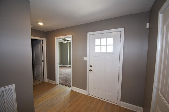 Photo - 3 Bedroom Pet Friendly Home For Rent in Chalet Hills!