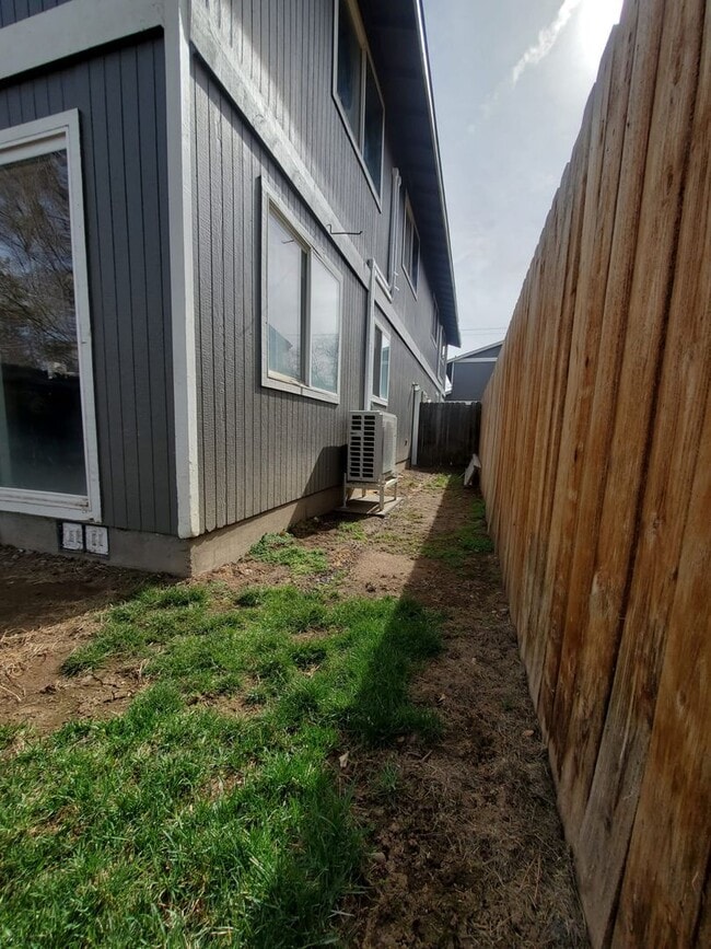 Photo - Quartz Ave 3plex/Ariserem-014 Unidad 2141