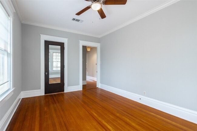 Photo - 806 Winbern St Unidad 2