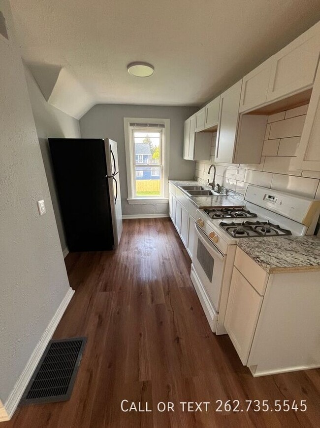 Photo - 3533 Douglas Ave Apartment Unit 3533 Douglas Ave Upper Upper