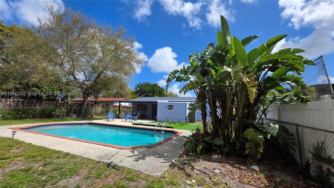 Photo - 2100 N 62nd Ave