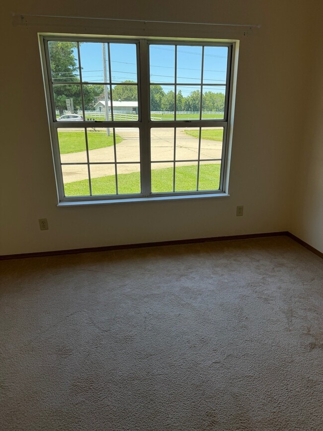 Photo - 111 Longacre Dr