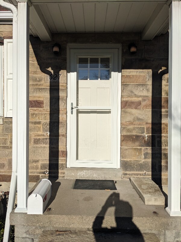 Photo - 627 Fairmont St