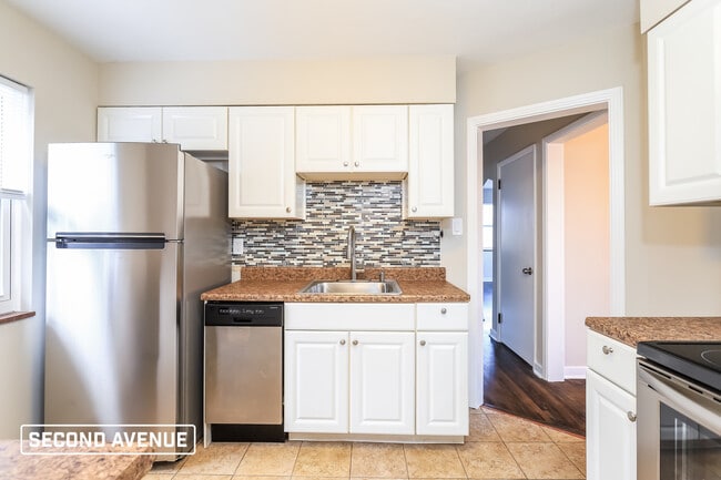 Photo - 3563 Middleboro Rd