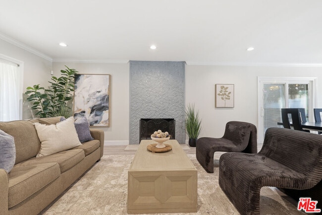 5220 Mary Ellen Ave
