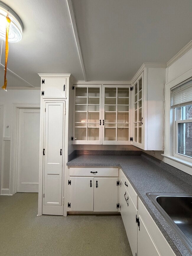 Building Photo - 860 Migeon Ave Unit 1st Floor