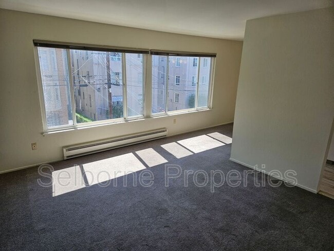 Photo - 443 Lee St