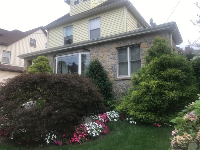 Building Photo - 152 Urban St Unit 2