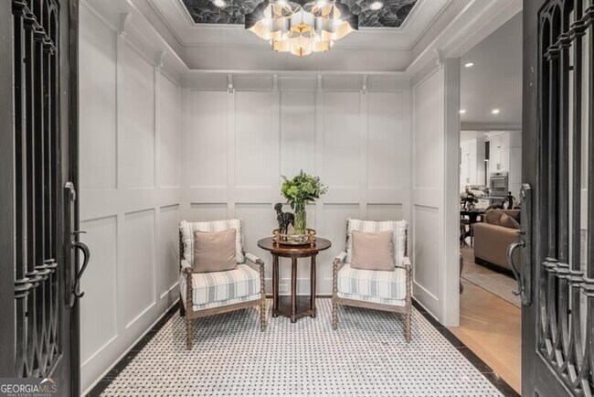 Photo - 407 8th St NE