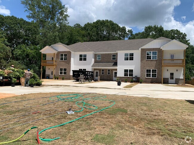 Building Photo - 3BR TOWNHOME CLOSE TO CAMPUS