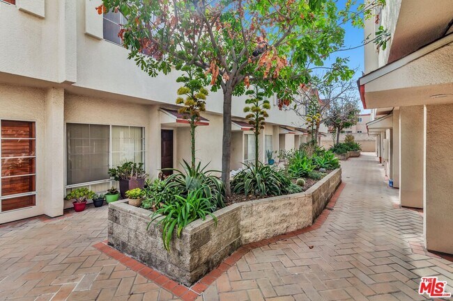 Photo - 856 W Beach Ave Unit 21