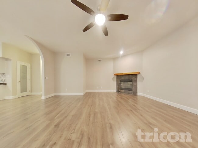 Photo - 1990 Turnberry Dr