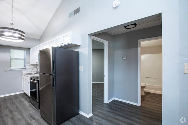 1BR, 1BA - 9665SF - 8014 Tommy Ct Tampa, FL 33619-4833