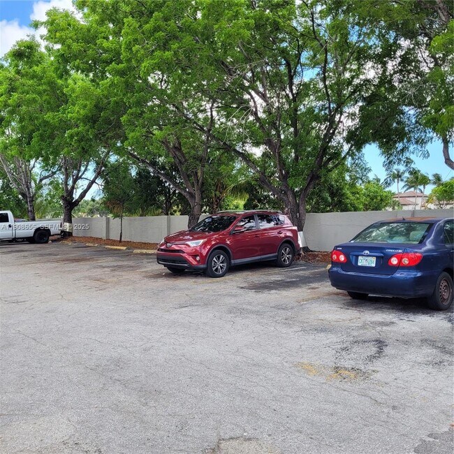 Photo - 5100 SW 41st St Unit 106