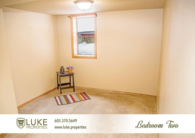 Photo - 1424 E 4th St