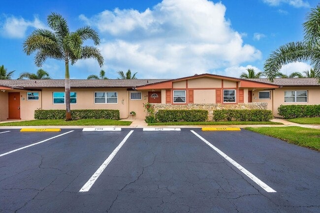 Photo - 2995 Crosley Dr W Unidad E