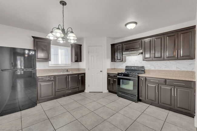 Photo - 9277 Leonardo Ave