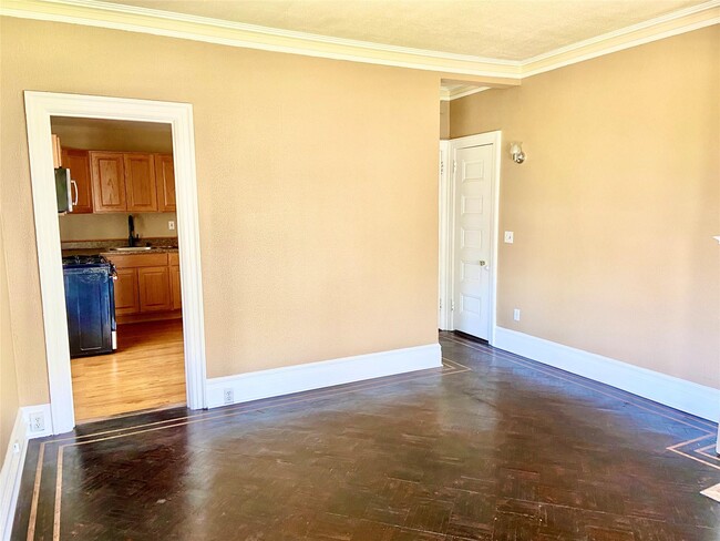 Photo - 233 S Broadway Apartment Unit 4