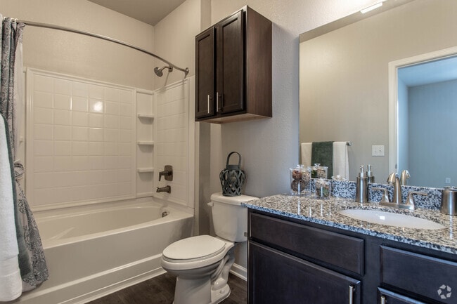 1 BR, 1 BA - 751 SF