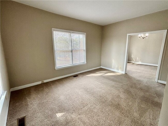 Photo - 3302 N Bogan Rd NE