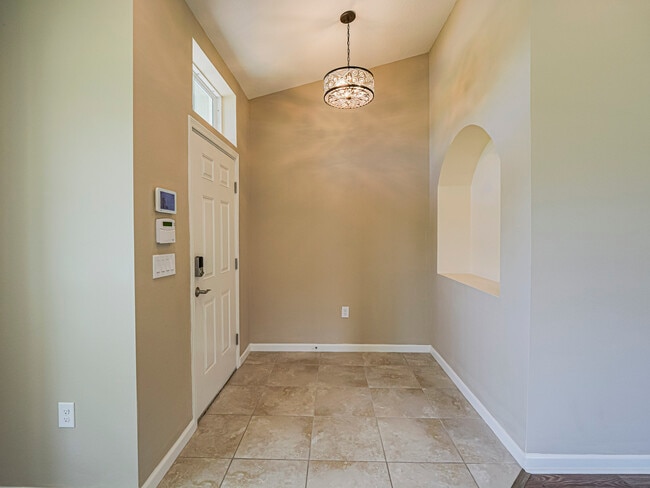 Photo - 1821 Berkshire Cir SW