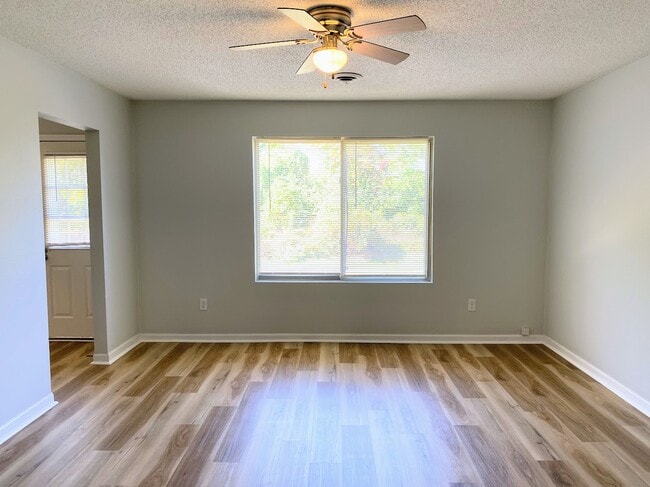 Photo - 1104 Fishlock Ave