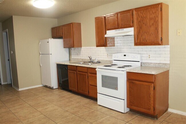 Photo - 8511 Justin Pl