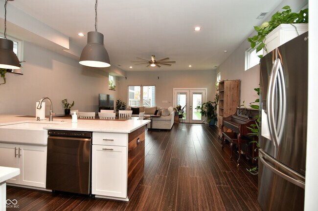 Photo - 1426 Olive St