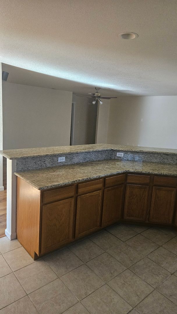 Photo - 4 Bedroom 2 bath Large home available Now!