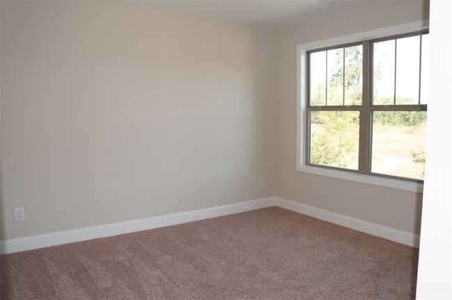 Photo - 1023 Edenbrooke Cir House