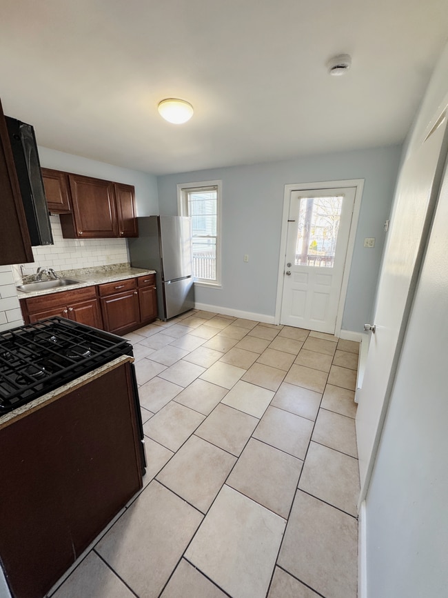 Photo - 128 Putnam St Unidad 2