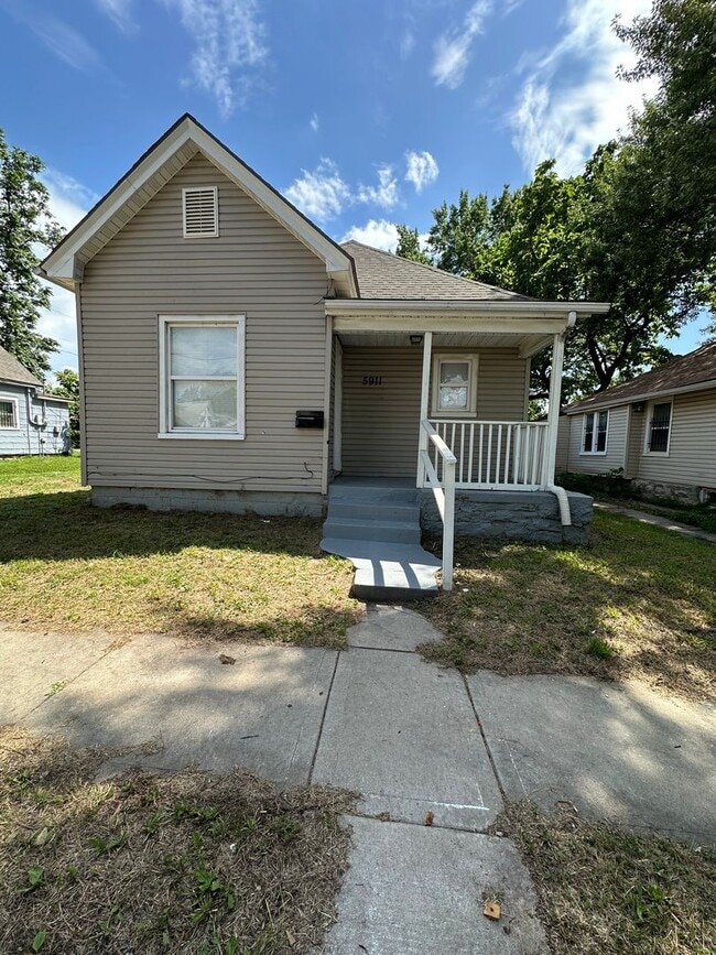 Building Photo - 3 bed 1 bath Rental