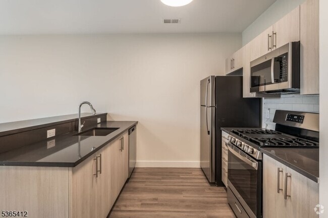 Building Photo - 72 S Essex Ave Unit 409 Rental