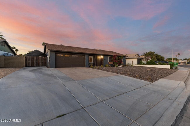 Photo - 2200 N Los Altos Dr