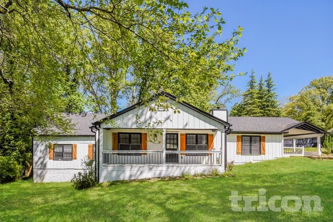 Building Photo - 558 Buchanan Hwy