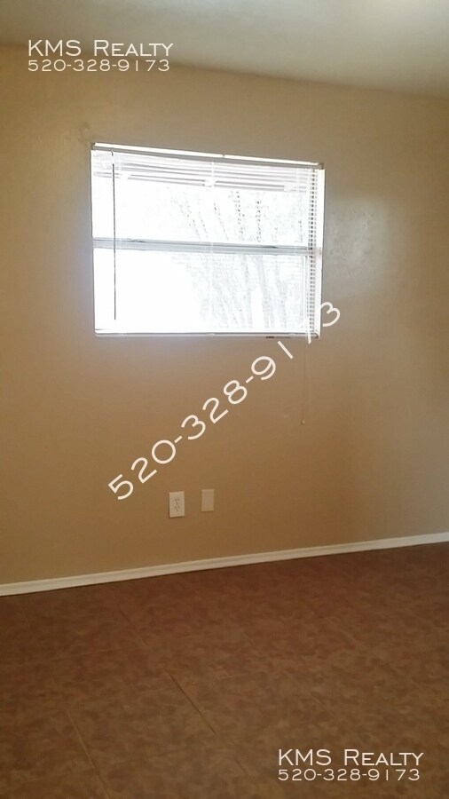 Photo - 3222 E Bermuda Private yard Owner/Agent