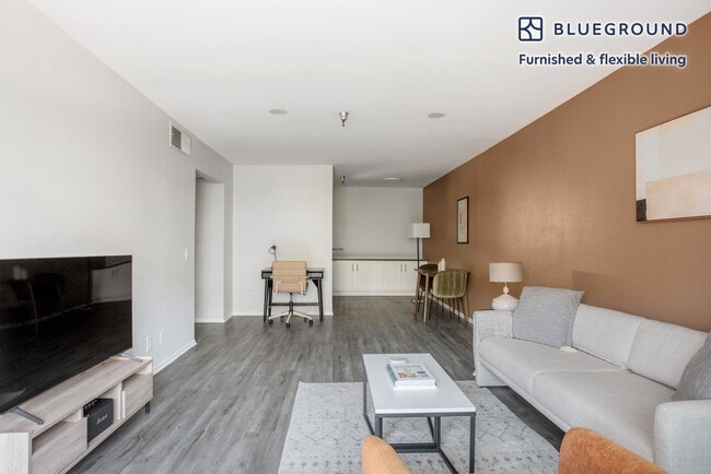 Photo - 110 Sweetzer Ave Unidad FL1-ID1106