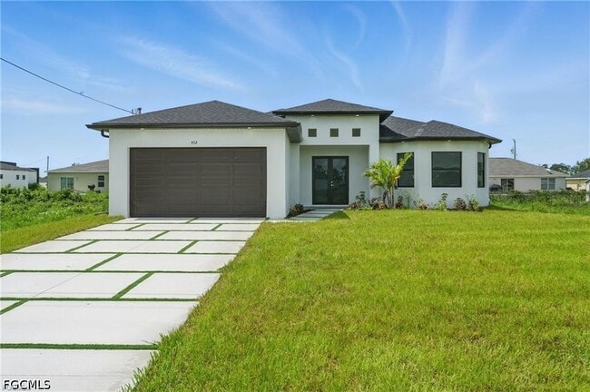 Photo - 472 Rajah St