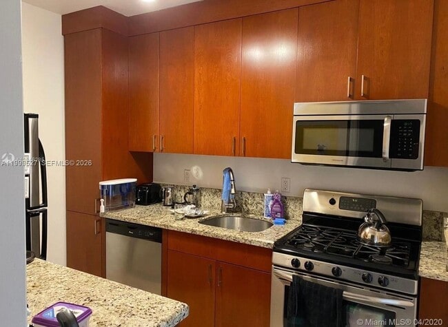 Photo - 729 NE 16th Ave Unidad 729C