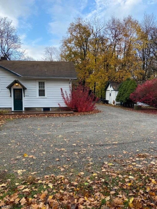 Photo - 492 Dogwood Ln