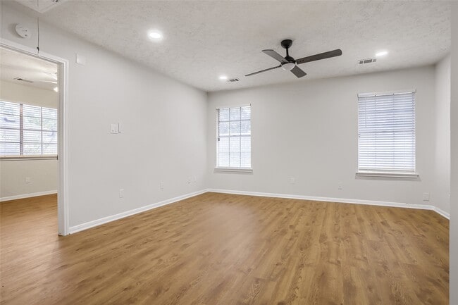 Photo - 13822 Dentwood Dr