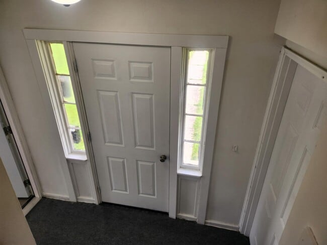 Puerta principal - 102 N Hampton Rd Unidad C