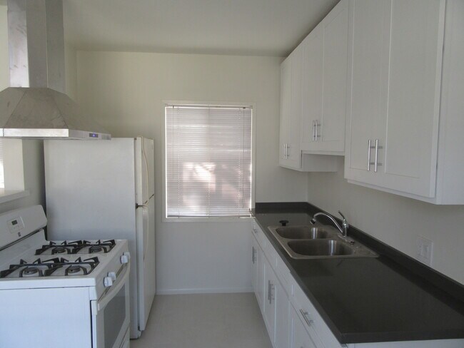 Photo - 5919 Comey Ave Unidad NA