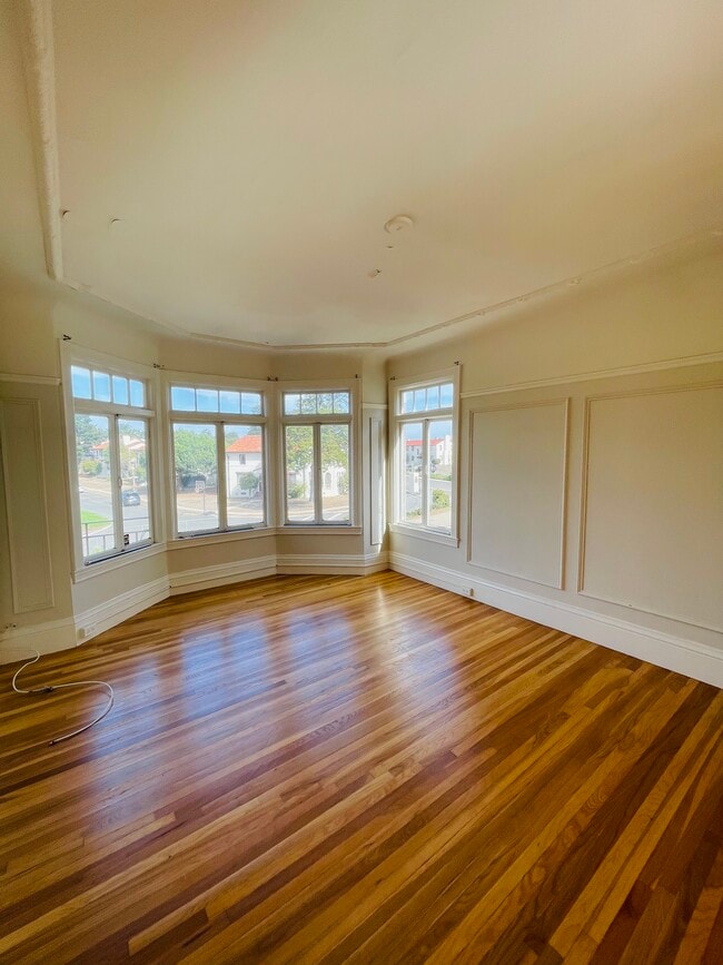 Photo - 1225 Bay St Unit 8