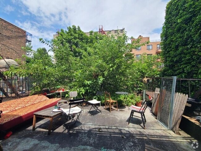 Building Photo - 2 bedroom in NEW YORK NY 10009 Unit 4 Rental