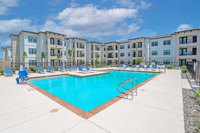 Avanti at Emerald Point Apartments